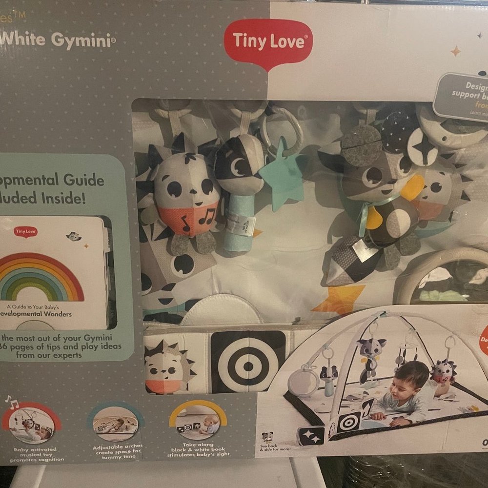 Tiny Love Black and White Gymini baby gym NIB